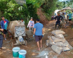 Các thầy cô trường PTDTBTTH và THCS Suối Lư: Hăng say chuẩn bị cho năm học mới, thắp lên ngọn lửa tri thức vùng cao