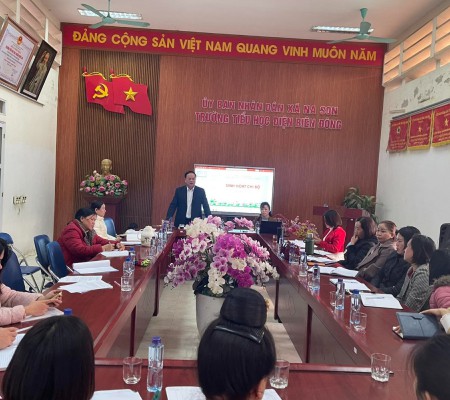 Chi bộ Trường Tiểu học Điện Biên Đông tổ chức sinh hoạt chi bộ định kỳ tháng 02 năm 2026