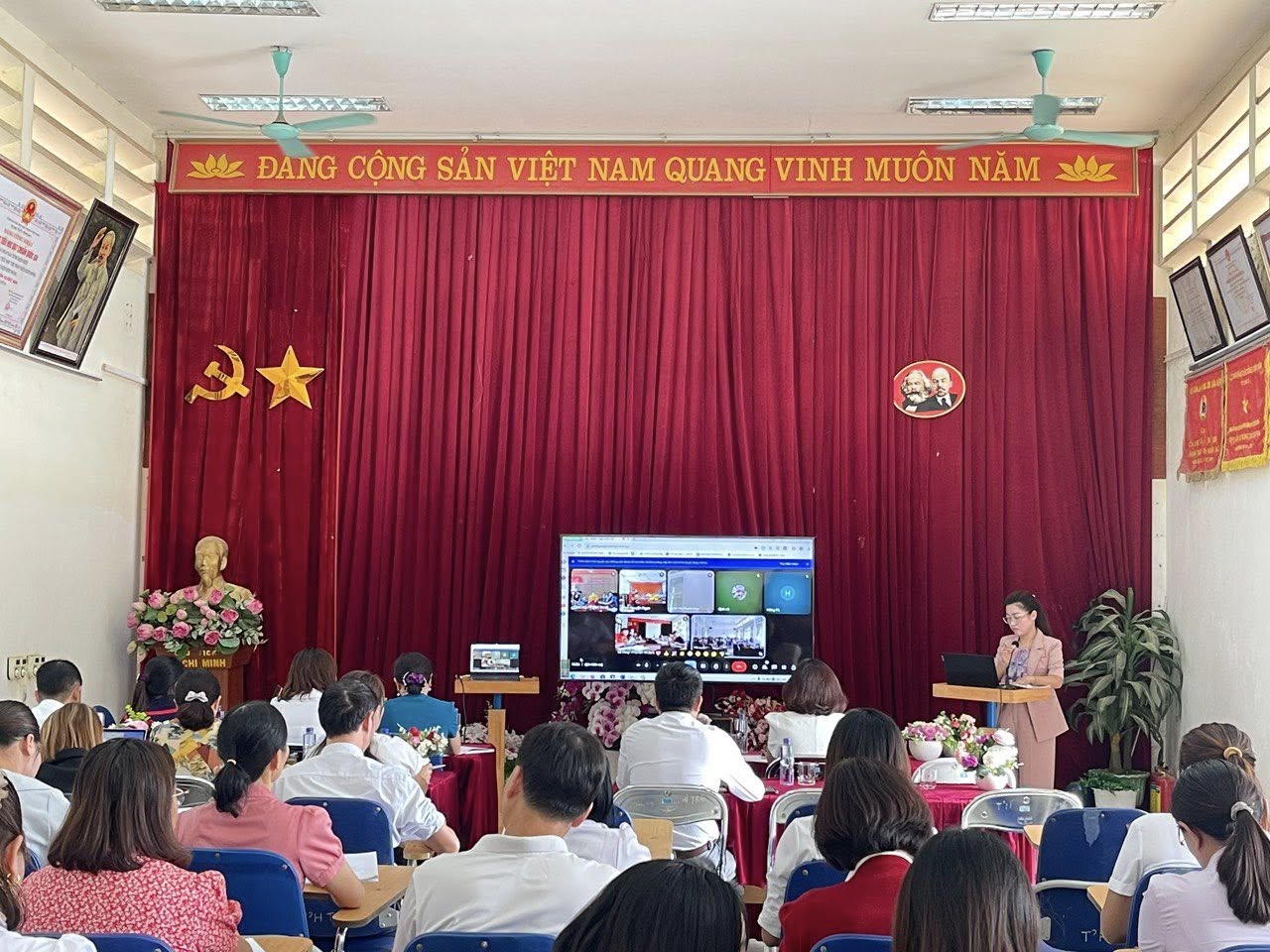 Khai giảng năm học mới